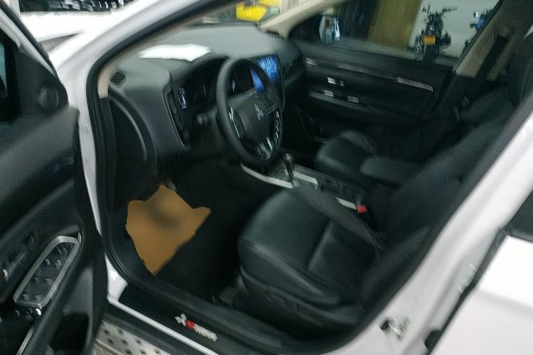 Used Mitsubishi Outlander 2019 2.0L Two-Wheel Drive Comfort Edition 5 Seats China VI Standard