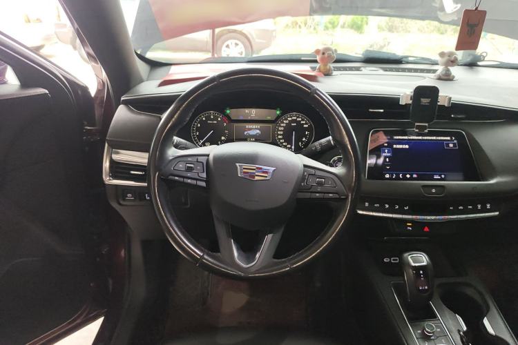 Used Cadillac XT4 2018 28T Two-Wheel Drive Tech Version Steering Wheel