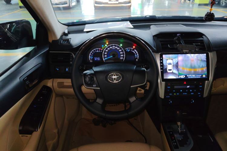 Used Toyota Camry 2015 2.0G Premier Edition
