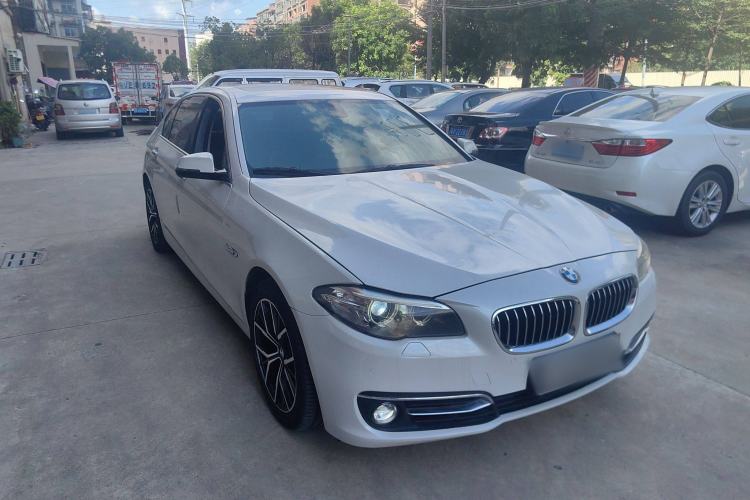 Used BMW 5 Series 2014 525Li Luxury Design Package Front Right 45 Deg