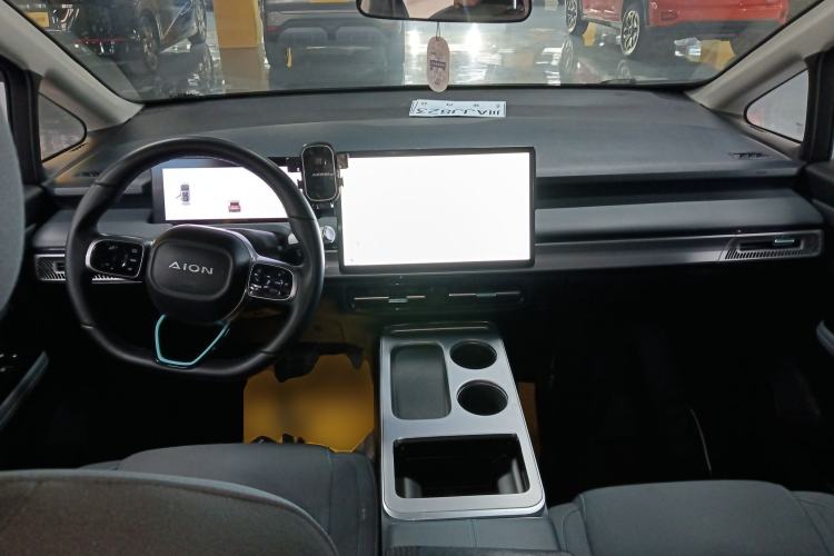 Used AION Y 2024 Younger