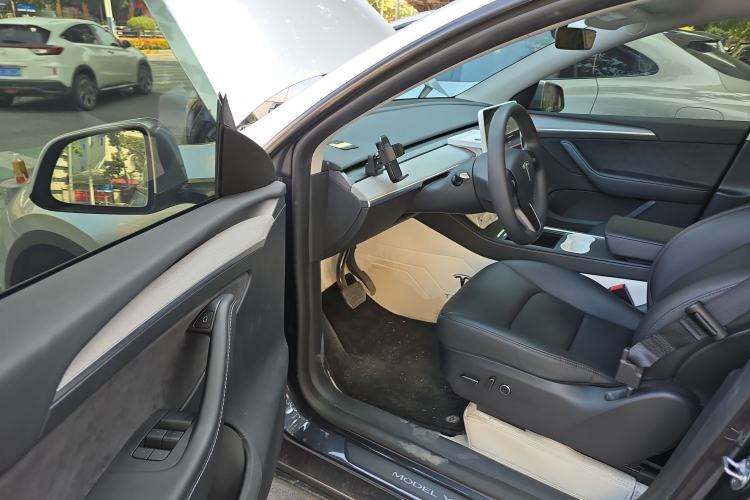 Used Tesla Model Y 2024 Rear-Wheel-Drive Version
