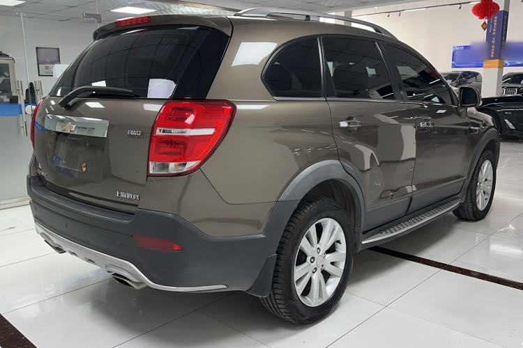 Used Chevrolet Captiva 2015 2.4L 4x4 Flagship Edition 7-Seater
