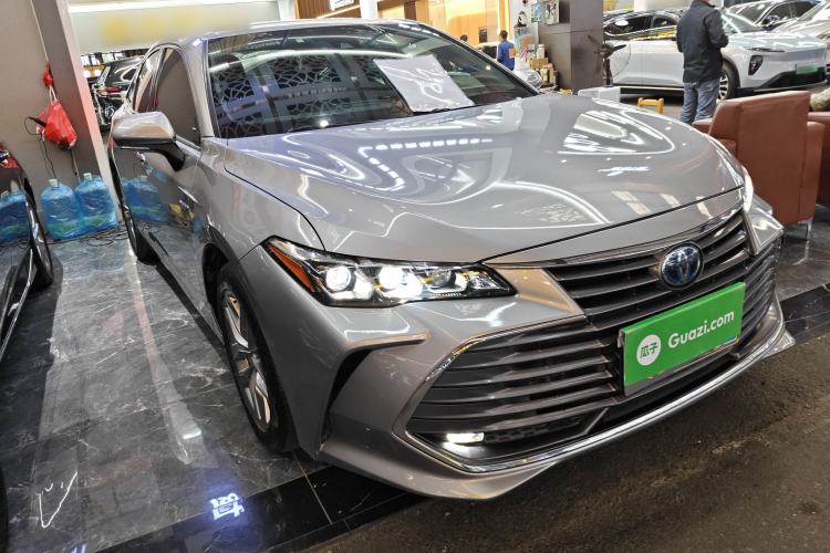 Used Toyota Avalon 2019 Dual-Engine 2.5L Luxury Edition China VI Standard