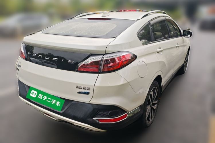 Used Venucia T90 2017 2.0L CVT Smart Edition
