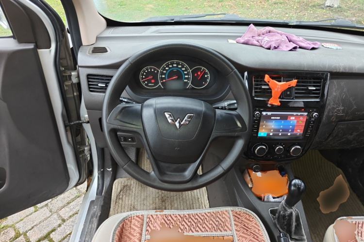 Used Wuling Rongguang V 2016 1.5L Standard Version