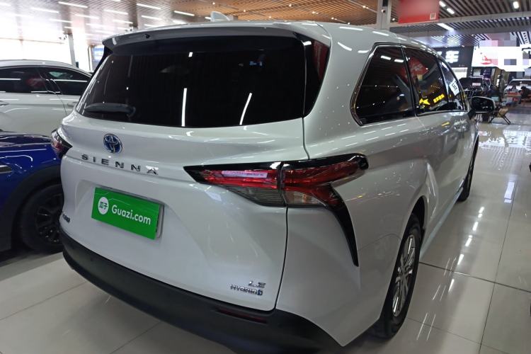 Used Toyota SIENNA 2023 2.5L Hybrid Comfort Edition Rear Right 45 Deg