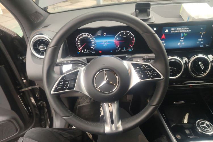 Used Mercedes-Benz GLB 2024-Year Restyled GLB 200 Dynamic Edition
