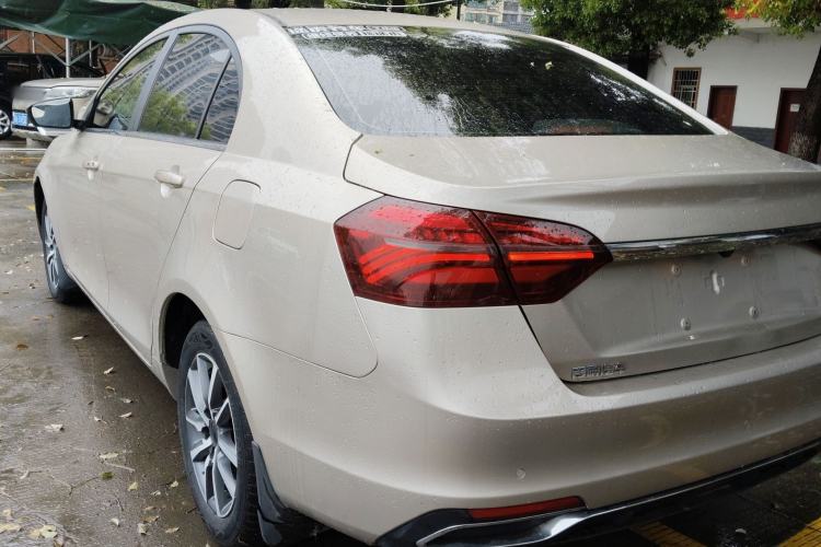Used Geely Auto Emgrand 2019 Leading Edition 1.5L CVT Upward-Connected Model China VI Standard Exterior 2