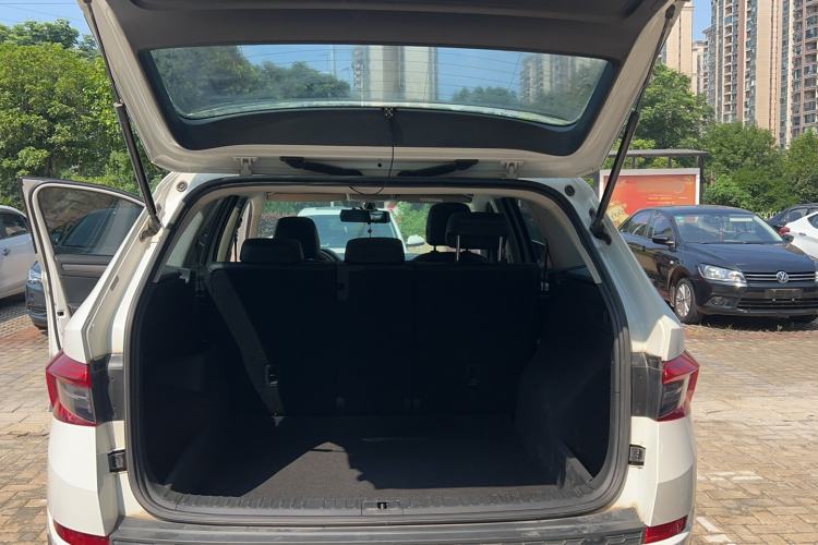 Used Skoda Kodiaq 2018 Facelifted TSI330 5-Seater Two-Wheel-Drive Comfort Edition
