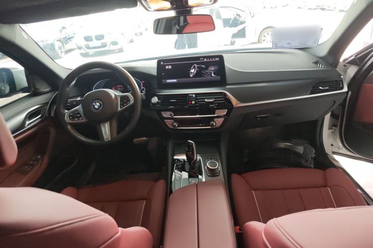 Used BMW 5 Series New Energy 2022 Second Facelift 535Le Pioneer Edition M Sport Package Center Console