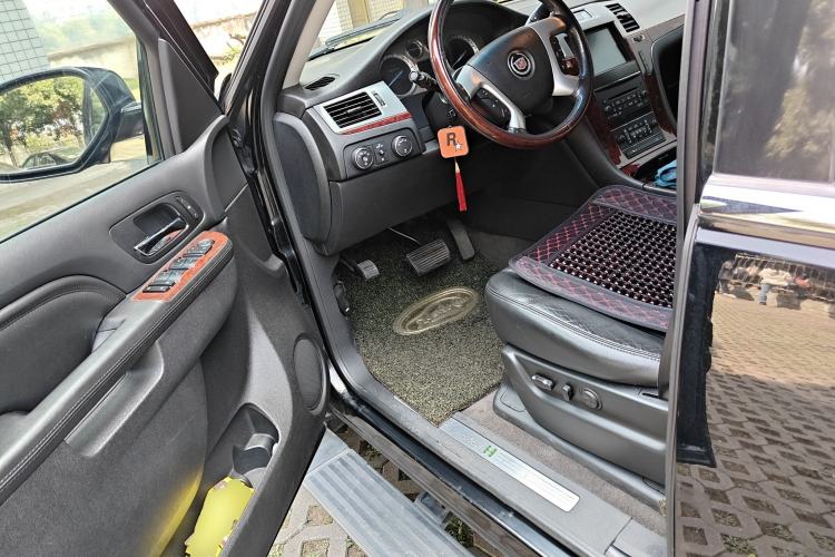 Used Cadillac Escalade 2010 6.0 Hybrid
