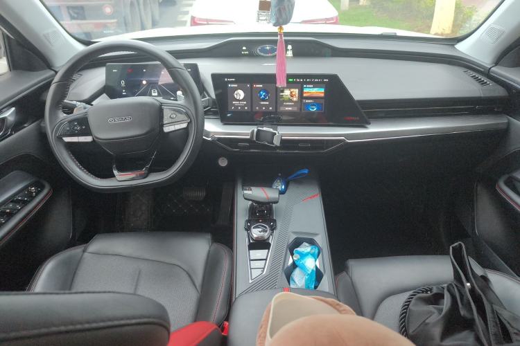 Used CHANGAN OSHAN Z6 2023 Blue Whale 1.5T DCT Smart Navigation Model Center Console