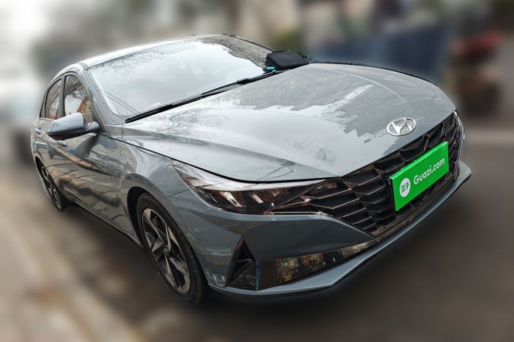 Used Hyundai Elantra 2022 1.5L CVT GLX Elite Edition Front Right 45 Deg