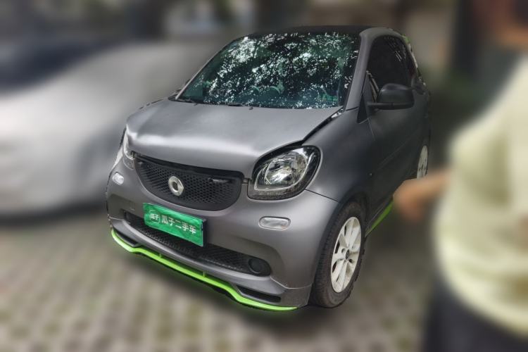 Used smart fortwo 2015 1.0L 52 kW hardtop Dynamic version