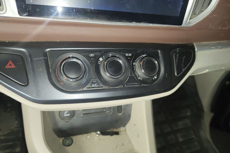 Used FORTHING Lingzhi 2018 M5L 1.6L 7-Seater Luxury Model
