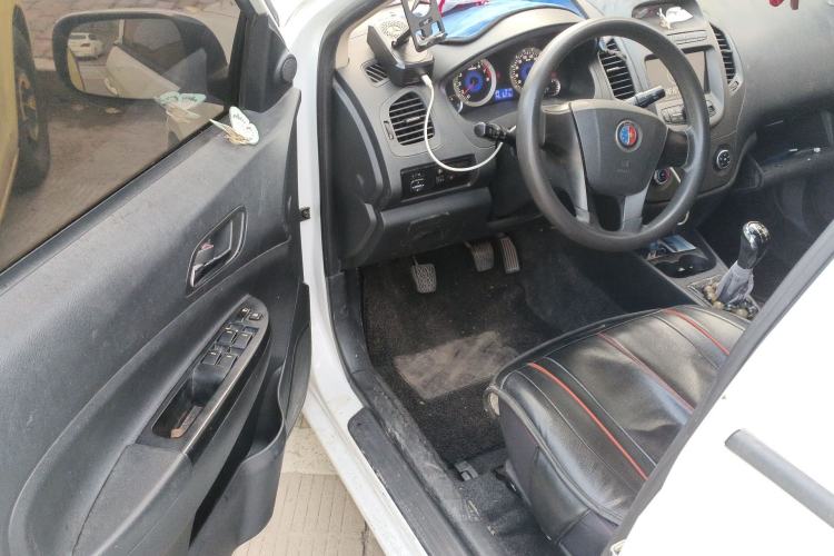 Used Geely Auto Diamond 2014 Sedan 1.5L Manual Entry-Level Model Driver Seat