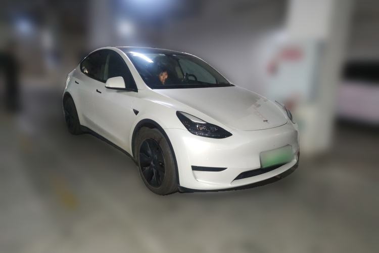 Used Tesla Model Y 2023 Rear-Wheel-Drive Version Front Right 45 Deg