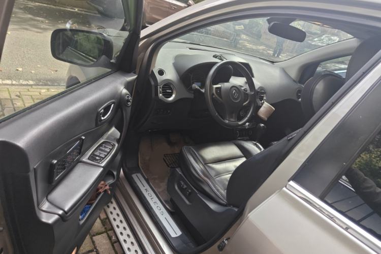 Used Renault Koleos 2012 2.5L 4x4 Comfort Edition with Navigation
