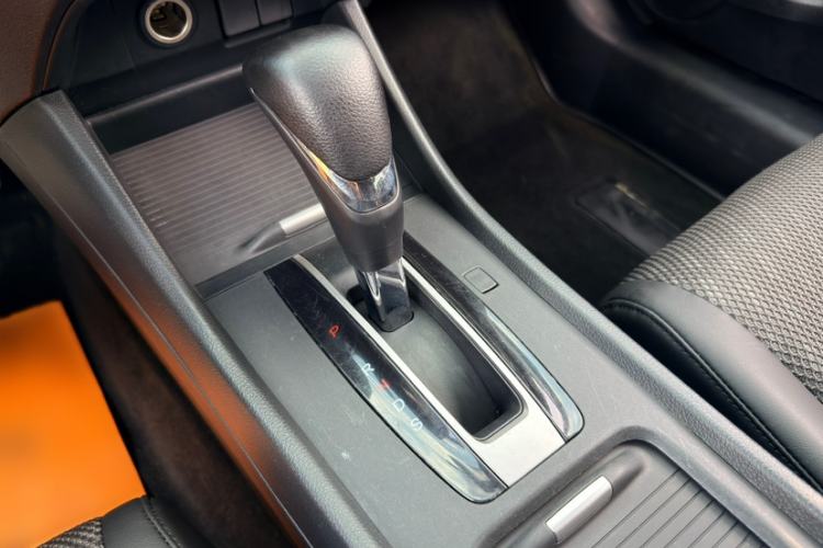 Used Honda Jade 2017 1.8L automatic Comfort version 5 seats Gear Lever