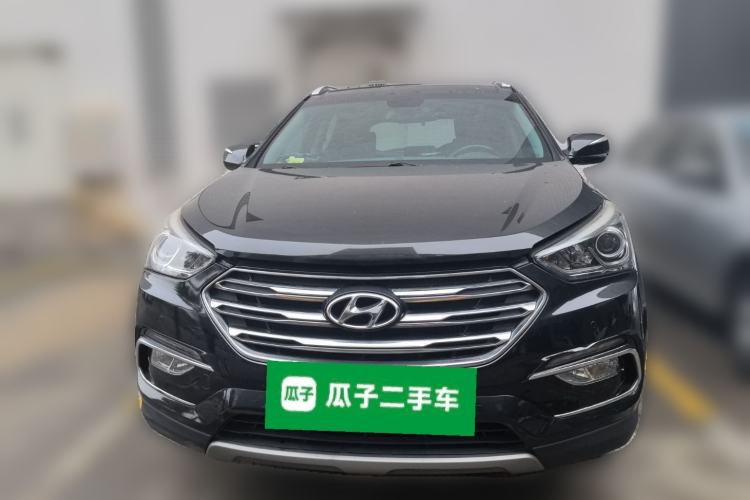 Used Hyundai Santa Fe 2017 2.0T Automatic Two-Wheel Drive Smart Version 7 Seats
