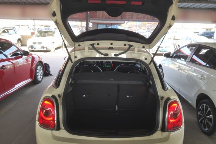 Used MINI 2018 1.5T ONE Five-Door Edition Trunk