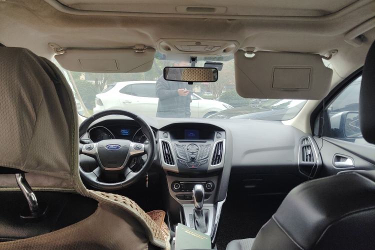 Used Ford Focus 2012 Sedan 1.6L Automatic Fashion Edition