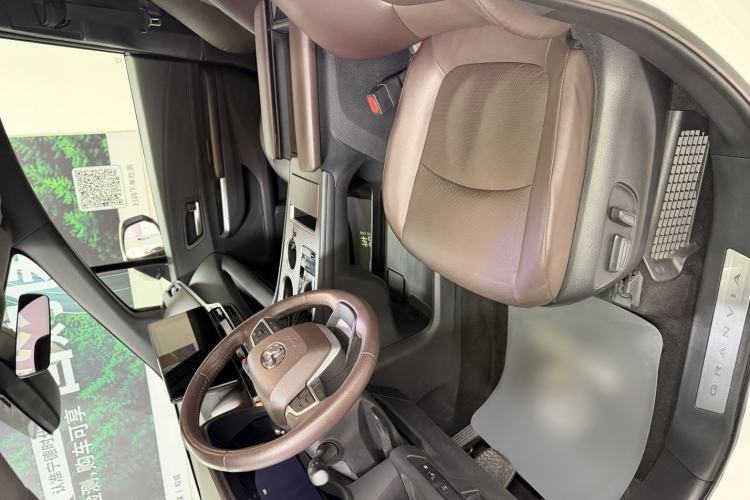 Used Toyota Granvia 2024 2.5L Hybrid Prestige PLUS Four-Wheel Drive Version
