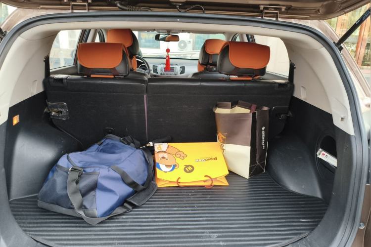 Used Kia Sportage R 2015 2.0L Automatic Two-Wheel Drive DLX Model Trunk