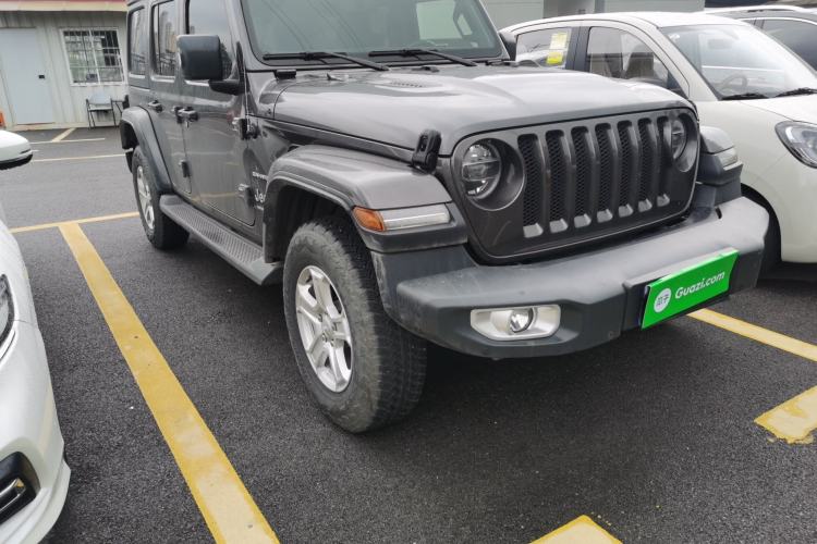 Used Jeep Wrangler 2019 2.0T Sahara Four-Door Version China VI Emission Standard