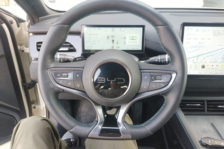 Used BYD Seal 06 New Energy 2025 DM-i Smart Drive 120KM Deluxe Model Steering Wheel