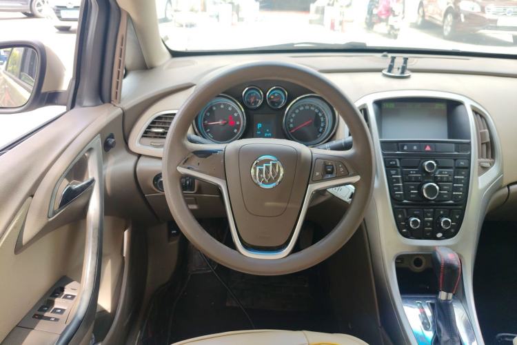 Used Buick GT 2013 GT 1.6L Automatic Fashion Edition Steering Wheel