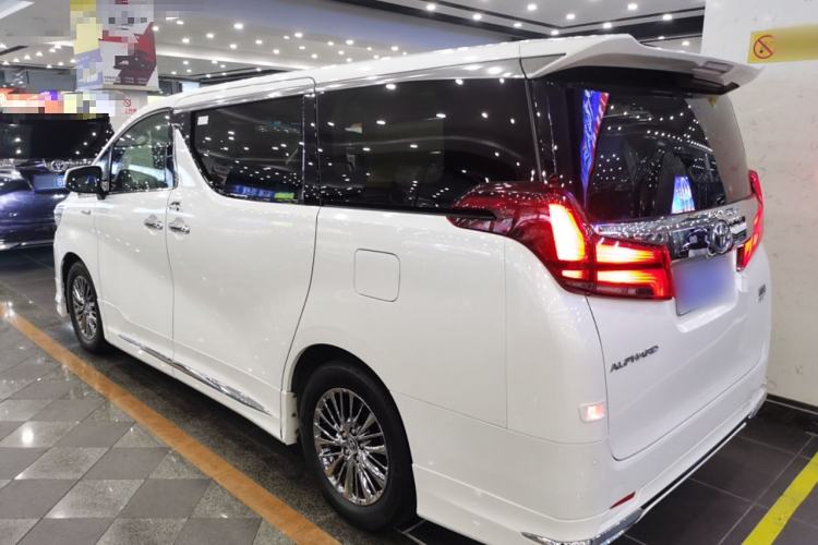 Used Toyota Alphard 2019 Dual-Engine 2.5L Luxury Edition
