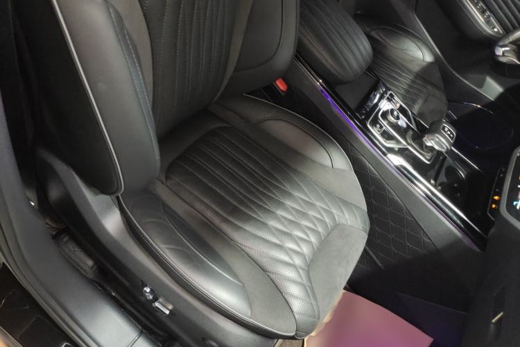 Used Hongqi HS5 2022 Revised Version 2.0T Smart Connect Flagship Edition
