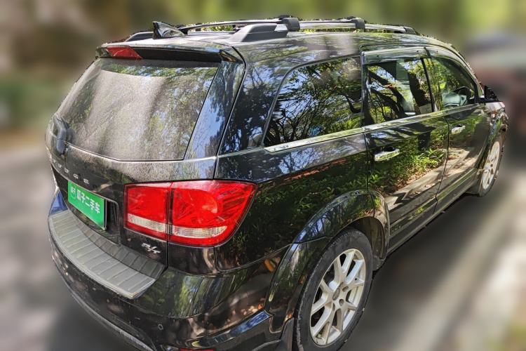 Used Dodge Journey 2013 2.4L Two-Wheel Drive Luxury Version
