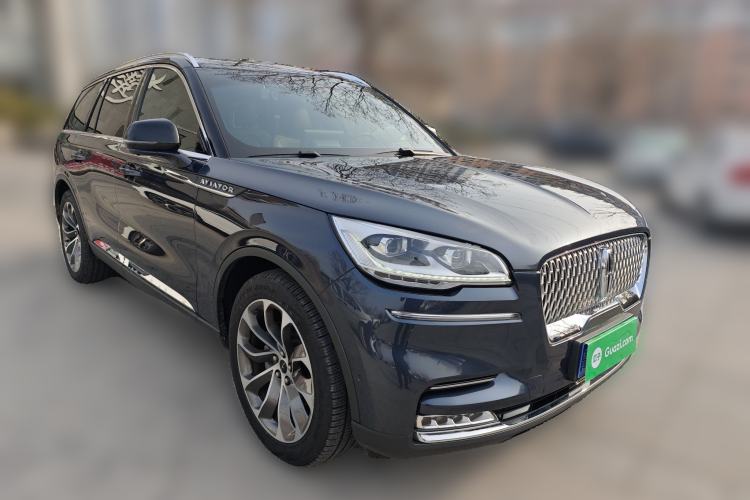 Used Lincoln Aviator 2020 3.0T V6 All-Wheel Drive Executive Version Front Right 45 Deg
