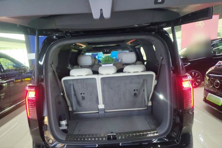 Used Zeekr 009 2024 7-Seater Aisle Version 108 kWh
