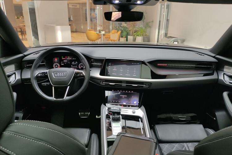 Used Audi Q6 2024 45 TFSI quattro Black Warrior Edition 6 Seats