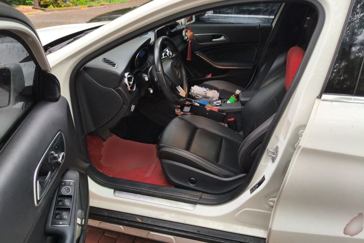 Used Mercedes-Benz GLA 2017 GLA 200 Sport Edition Left Front Seat