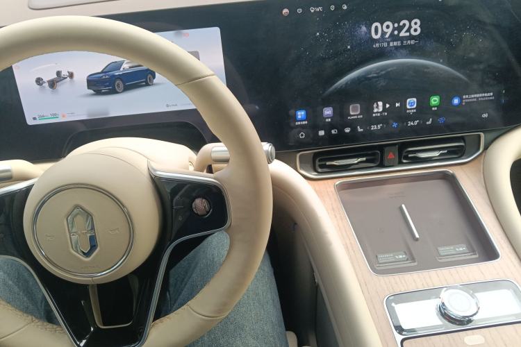 Used Hima AITO M9 2025 Extended-Range Ultra Version 52 kWh 6-Seater Center Console