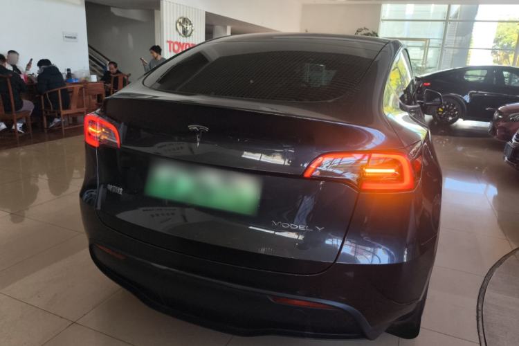 Used Tesla Model Y 2024 Long-Range All-Wheel-Drive Version