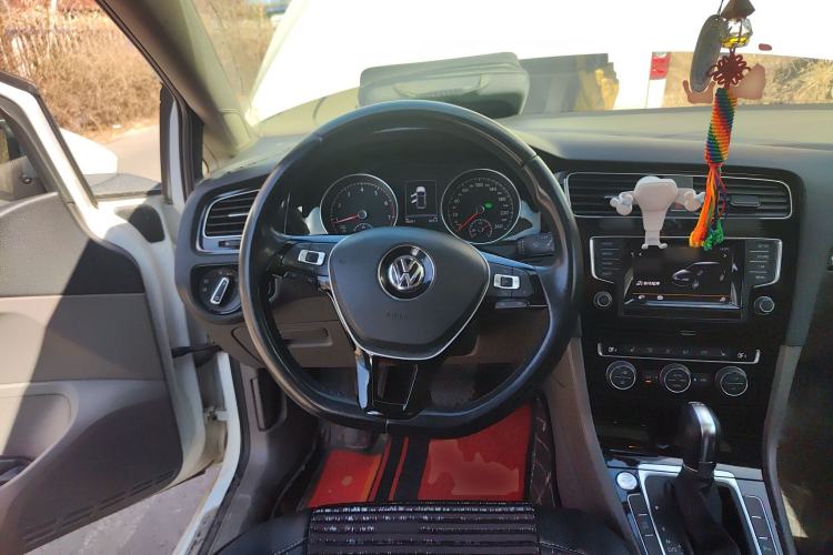 Used Volkswagen Golf 2015 1.4TSI Automatic Flagship Model
