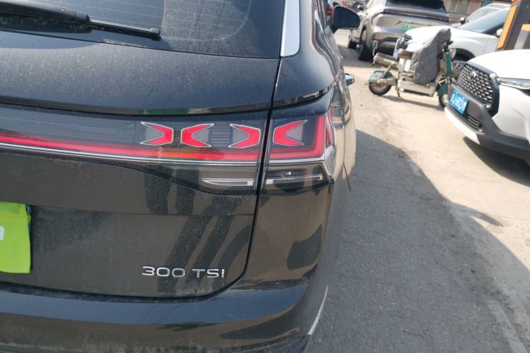 Used Volkswagen Tayron 2023 300TSI Two-Wheel-Drive Luxury Plus Advanced Edition
