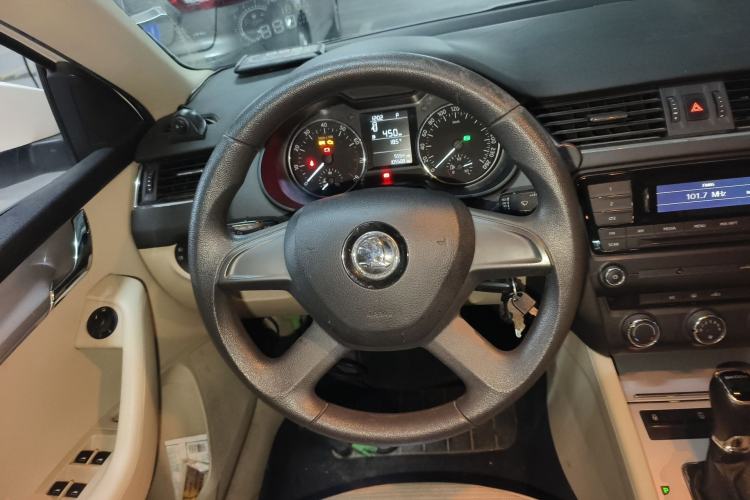 Used Skoda Octavia 2015 1.6L Automatic Yijie Edition
