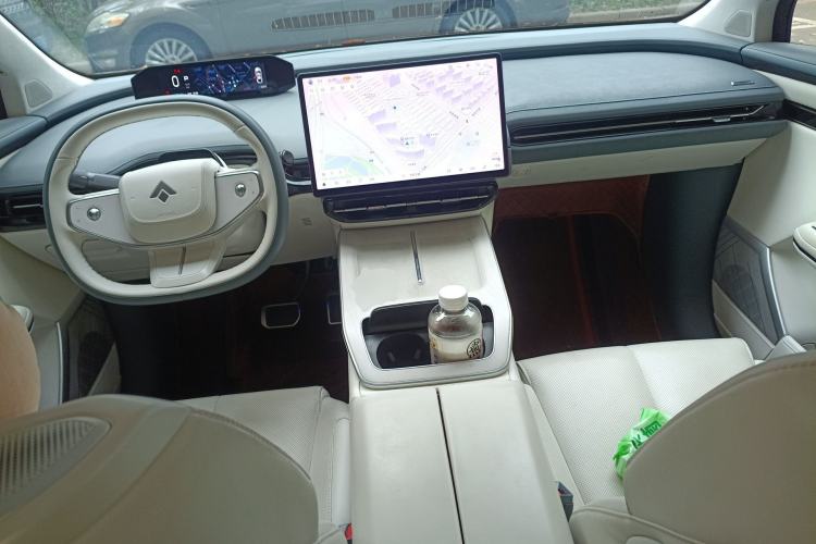 Used Hyptec HT 2023 670 Rear-Drive Ultra-High Voltage Version Center Console