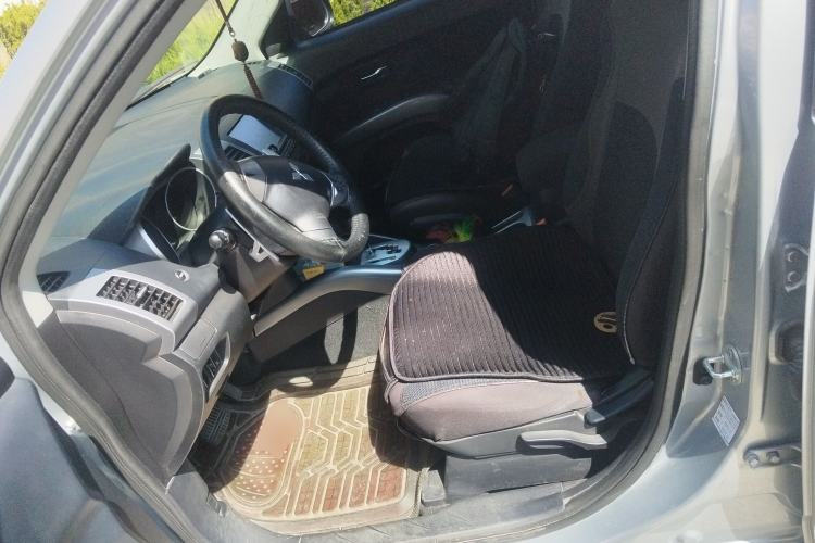 Used Mitsubishi Outlander 2010 Kijang 2.0 Sport Edition Left Front Seat