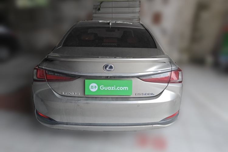 Used Lexus ES 2018 300h Premier Edition China VI Standard
