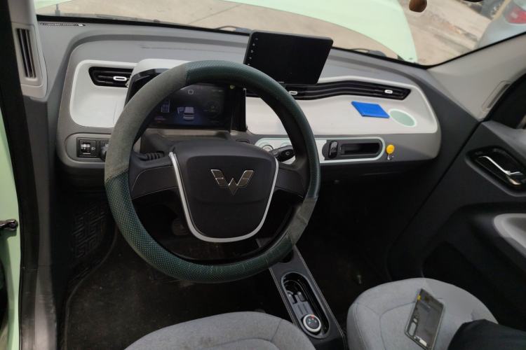 Used Wuling Hongguang MINIEV 2021 Macaron Premium Model – Lithium-NMC Center Console