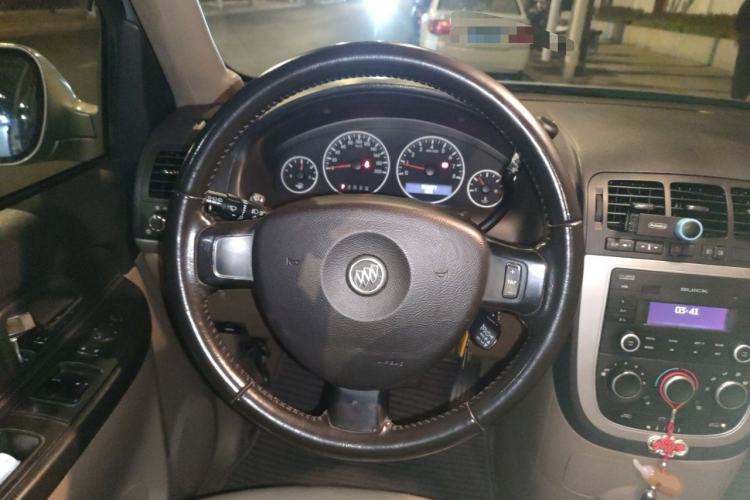 Used Buick GL8 2014 2.4L Executive Edition
