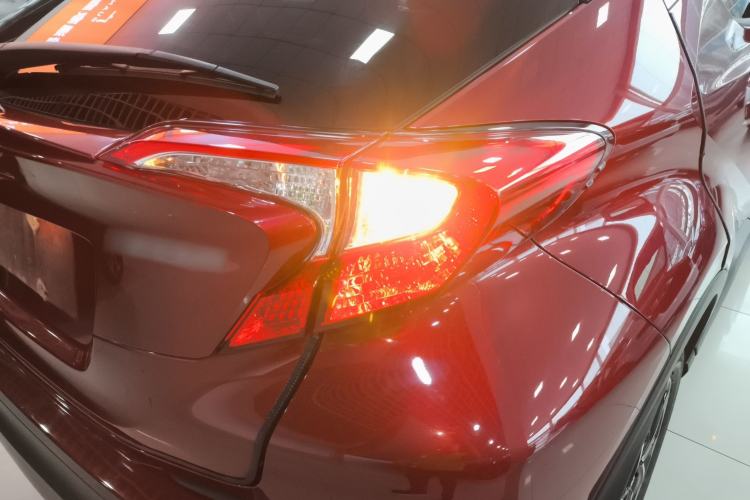 Used Toyota IZOA 2018 2.0L Yichi Version China VI Standard
